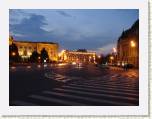 Bucarest. La Plaza Revolutiei al anochecer.