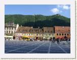 Brasov. Plaza Sfatului y el monte Tampa.